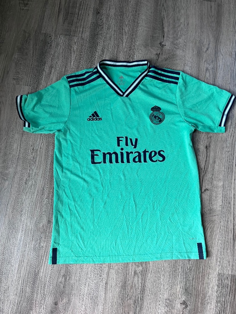 Adidas Real Madrid 2019/2020 3rd kit soccer jersey light green men size medium